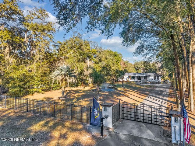 697 ARTHUR MOORE Drive, Green Cove Springs, FL 32043