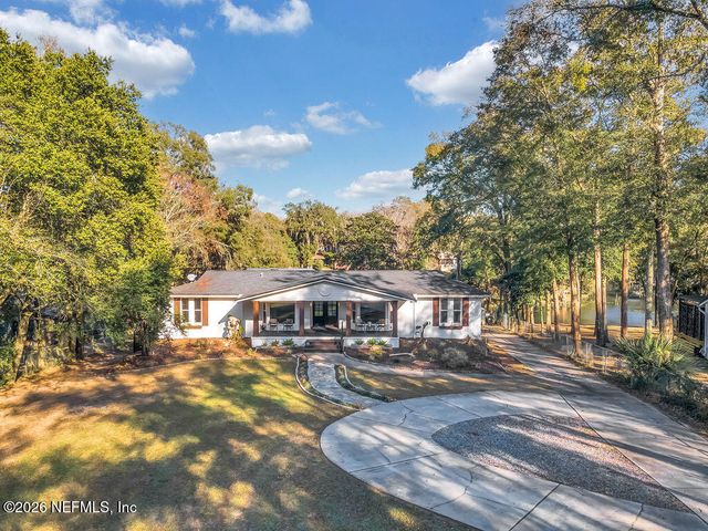 697 ARTHUR MOORE Drive, Green Cove Springs, FL 32043