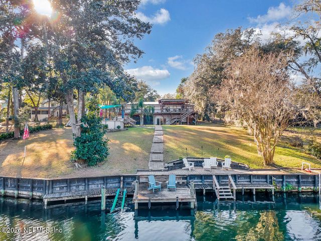 697 ARTHUR MOORE Drive, Green Cove Springs, FL 32043