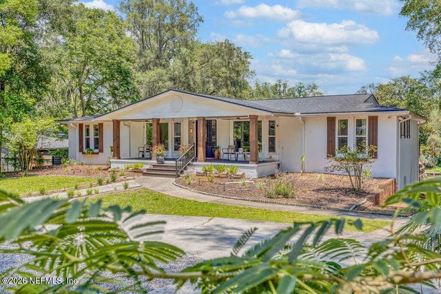 697 ARTHUR MOORE Drive, Green Cove Springs, FL 32043