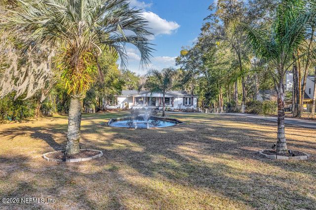 697 ARTHUR MOORE Drive, Green Cove Springs, FL 32043