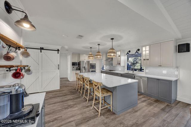 697 ARTHUR MOORE Drive, Green Cove Springs, FL 32043