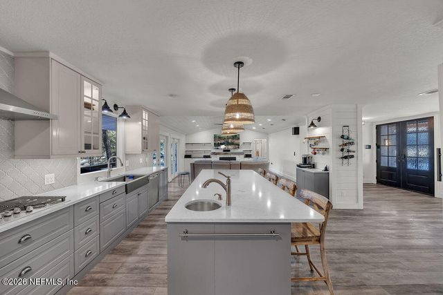 697 ARTHUR MOORE Drive, Green Cove Springs, FL 32043