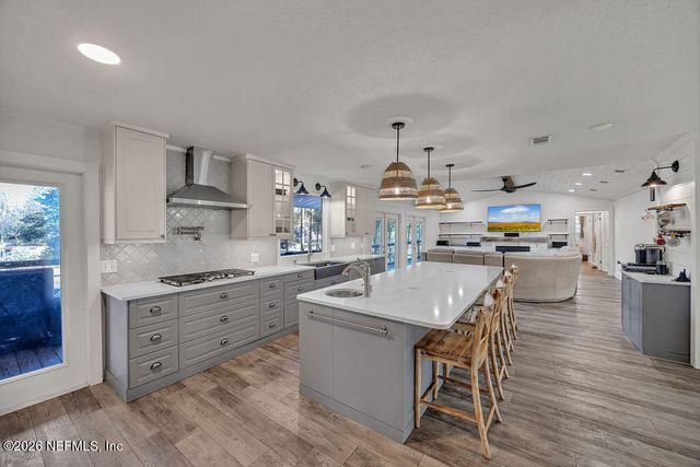 697 ARTHUR MOORE Drive, Green Cove Springs, FL 32043