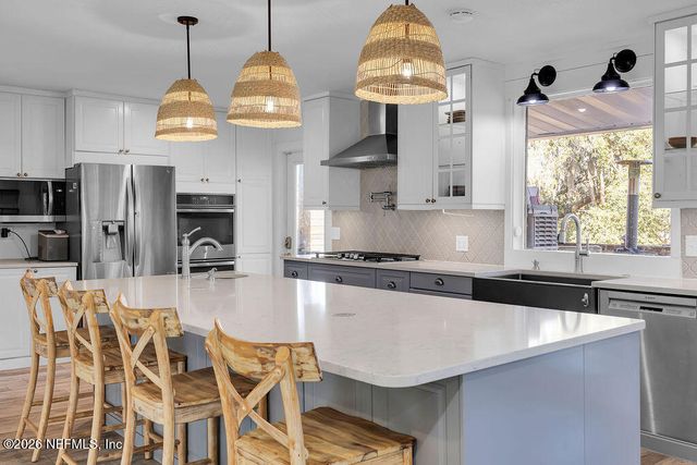 697 ARTHUR MOORE Drive, Green Cove Springs, FL 32043