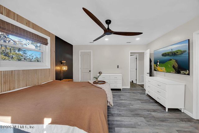 697 ARTHUR MOORE Drive, Green Cove Springs, FL 32043