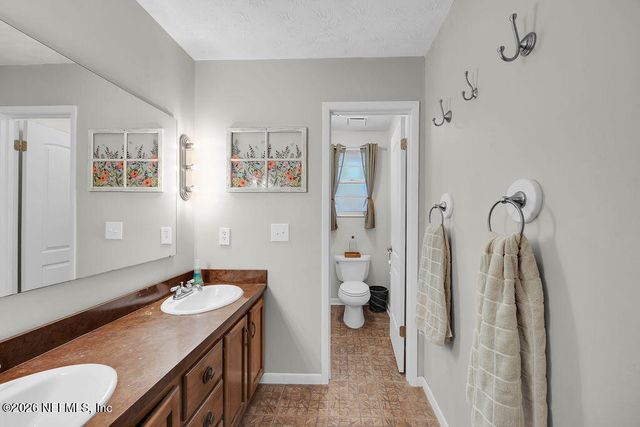 697 ARTHUR MOORE Drive, Green Cove Springs, FL 32043