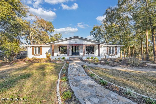 697 ARTHUR MOORE Drive, Green Cove Springs, FL 32043