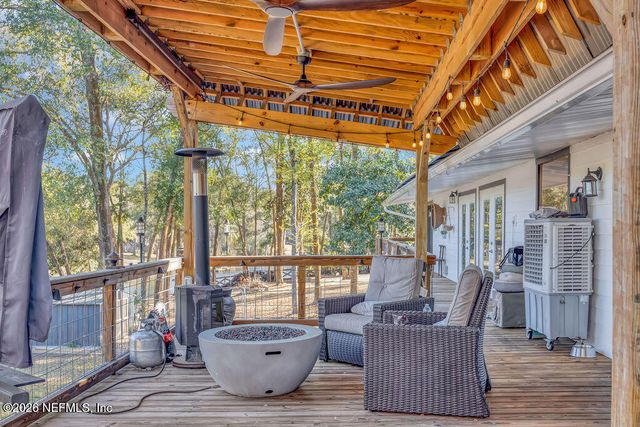 697 ARTHUR MOORE Drive, Green Cove Springs, FL 32043