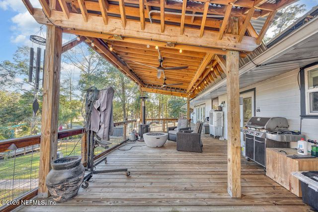 697 ARTHUR MOORE Drive, Green Cove Springs, FL 32043