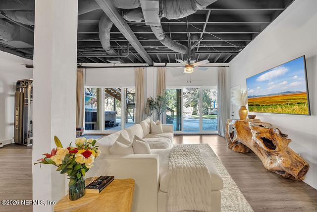 697 ARTHUR MOORE Drive, Green Cove Springs, FL 32043