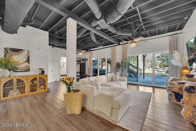 697 ARTHUR MOORE Drive, Green Cove Springs, FL 32043