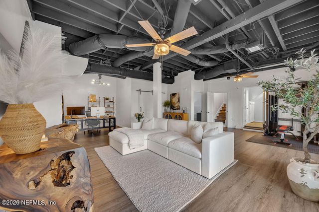 697 ARTHUR MOORE Drive, Green Cove Springs, FL 32043