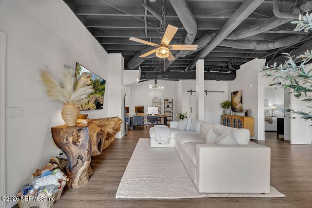 697 ARTHUR MOORE Drive, Green Cove Springs, FL 32043