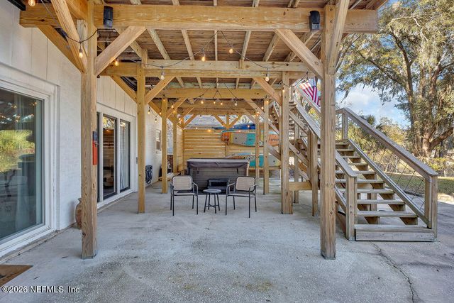 697 ARTHUR MOORE Drive, Green Cove Springs, FL 32043