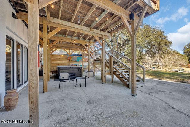 697 ARTHUR MOORE Drive, Green Cove Springs, FL 32043