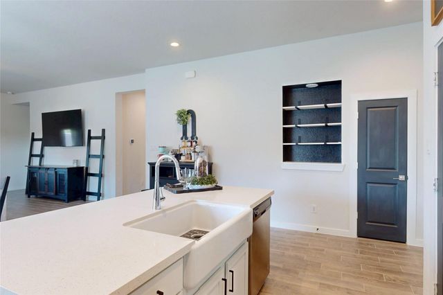 11206 Youngquist Drive, Mont Belvieu, TX 77535