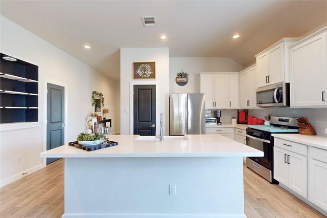 11206 Youngquist Drive, Mont Belvieu, TX 77535
