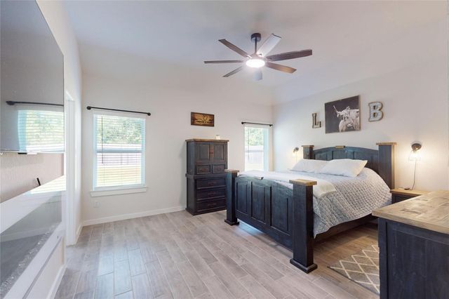 11206 Youngquist Drive, Mont Belvieu, TX 77535
