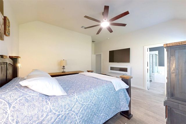 11206 Youngquist Drive, Mont Belvieu, TX 77535