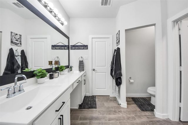 11206 Youngquist Drive, Mont Belvieu, TX 77535