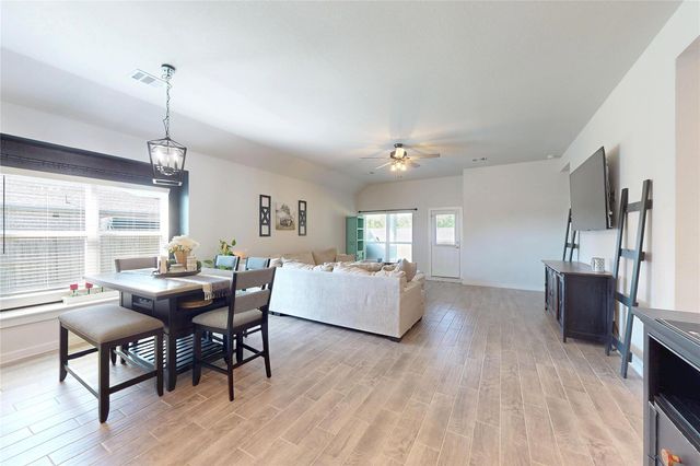 11206 Youngquist Drive, Mont Belvieu, TX 77535
