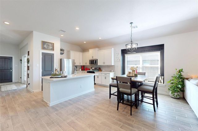 11206 Youngquist Drive, Mont Belvieu, TX 77535