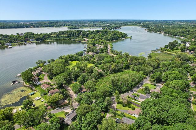 6074 Ridgewood Road, Mound, MN 55364