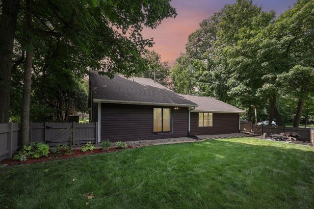 6074 Ridgewood Road, Mound, MN 55364