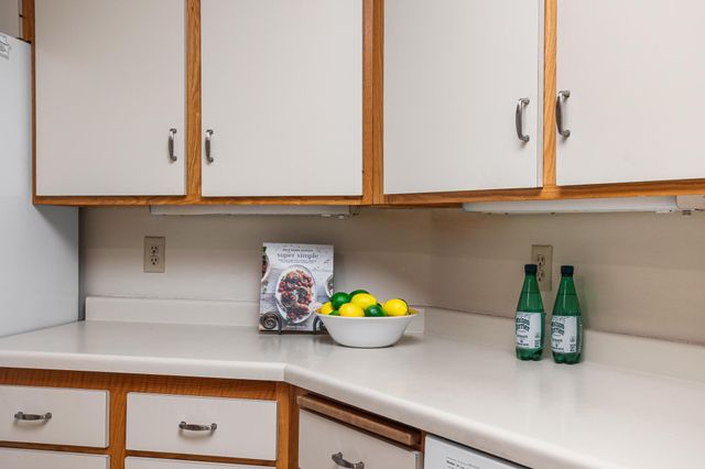 14601 Atrium Way 332, Minnetonka, MN 55345