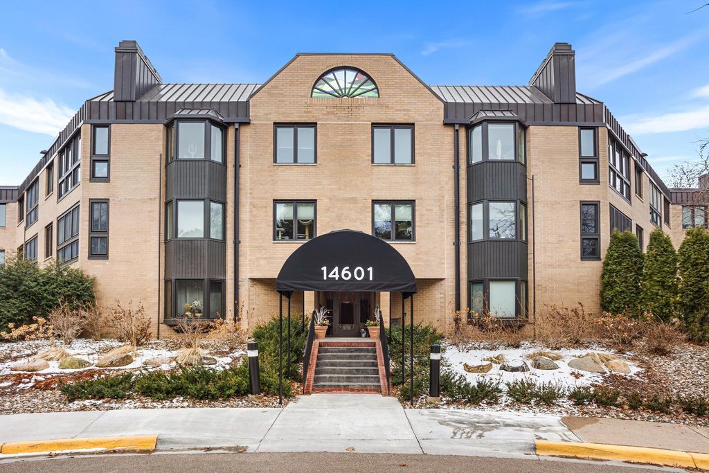 14601 Atrium Way 332, Minnetonka, MN 55345