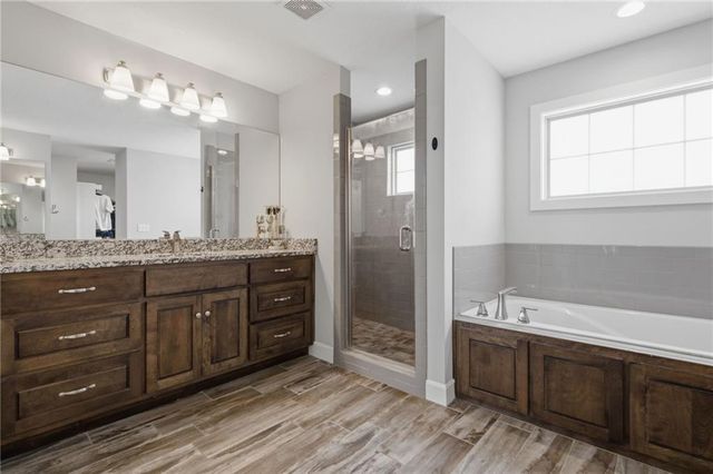 8612 N Farley Avenue, Kansas City, MO 64157