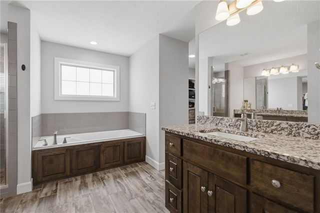 8612 N Farley Avenue, Kansas City, MO 64157