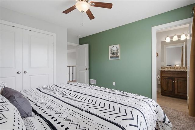8612 N Farley Avenue, Kansas City, MO 64157