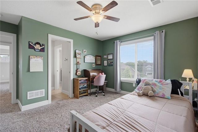 8612 N Farley Avenue, Kansas City, MO 64157