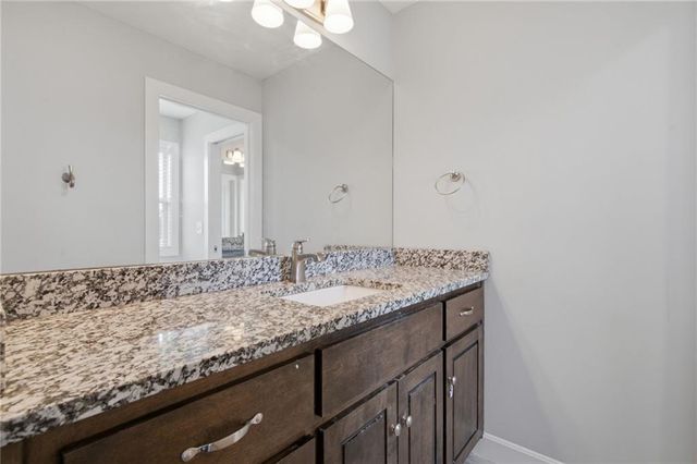 8612 N Farley Avenue, Kansas City, MO 64157