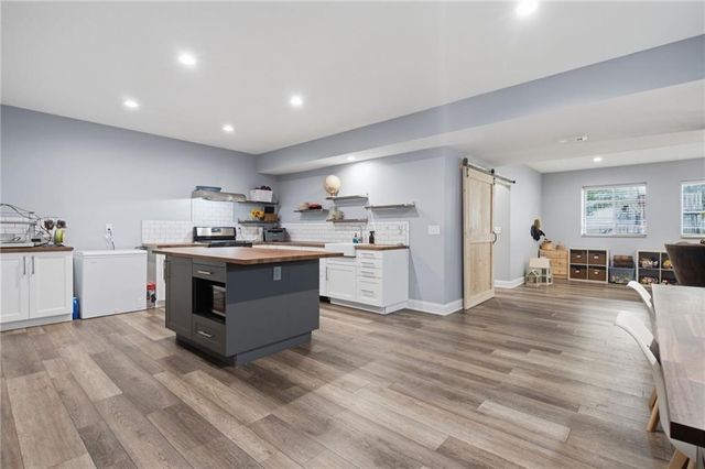 8612 N Farley Avenue, Kansas City, MO 64157