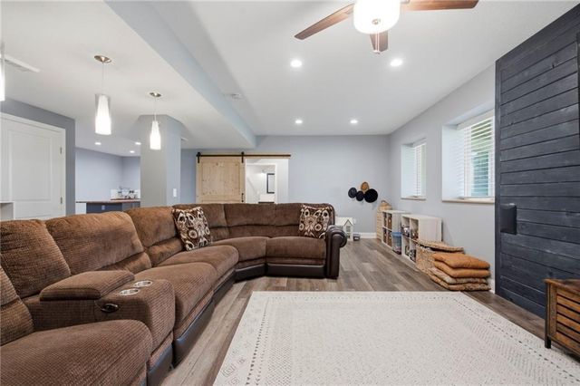 8612 N Farley Avenue, Kansas City, MO 64157