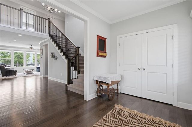 8612 N Farley Avenue, Kansas City, MO 64157