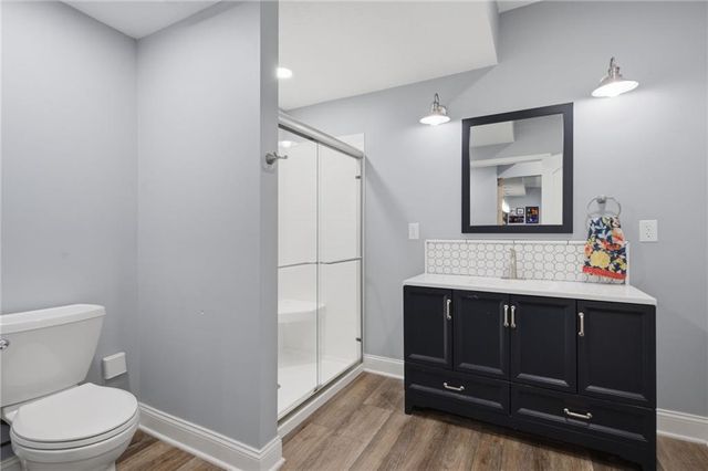 8612 N Farley Avenue, Kansas City, MO 64157