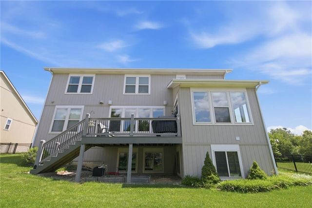 8612 N Farley Avenue, Kansas City, MO 64157