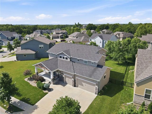 8612 N Farley Avenue, Kansas City, MO 64157