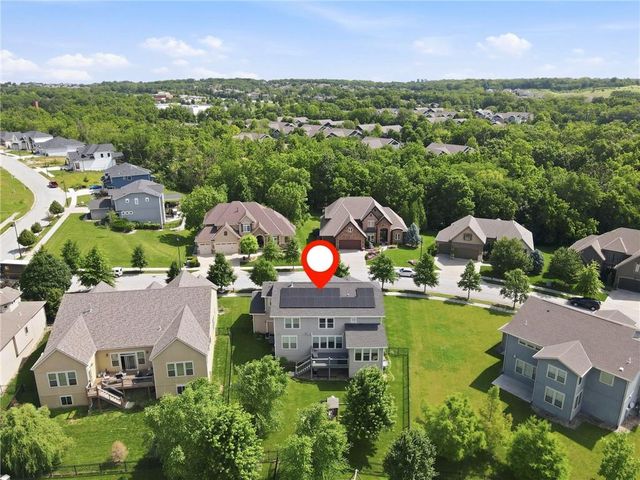 8612 N Farley Avenue, Kansas City, MO 64157
