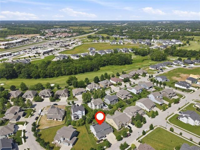 8612 N Farley Avenue, Kansas City, MO 64157