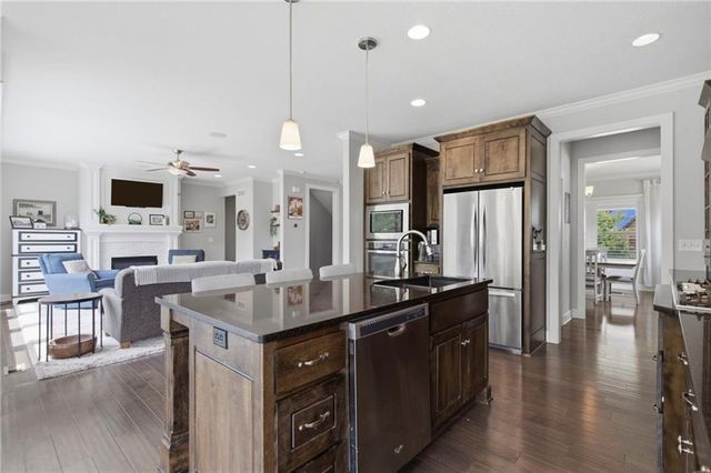 8612 N Farley Avenue, Kansas City, MO 64157