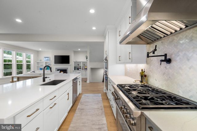 9501 WILDOAK DR, Bethesda, MD 20814