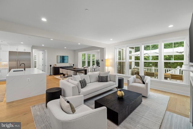 9501 WILDOAK DR, Bethesda, MD 20814