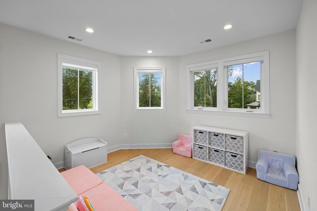 9501 WILDOAK DR, Bethesda, MD 20814