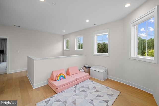 9501 WILDOAK DR, Bethesda, MD 20814
