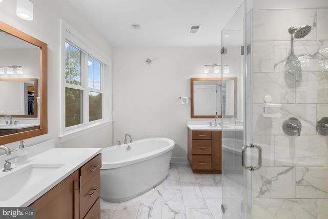 9501 WILDOAK DR, Bethesda, MD 20814